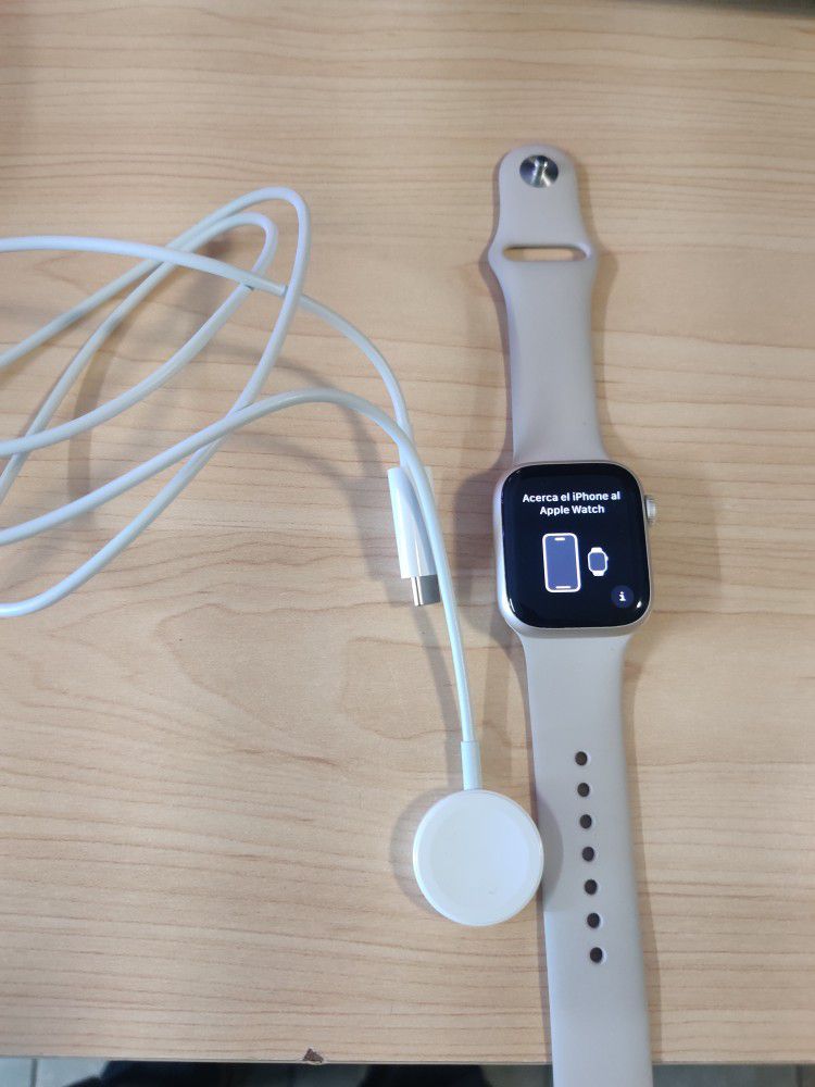 Apple Watch Series 8 Starlight 41mm Wi-Fi GPS in like new condition. Comes with Charger.