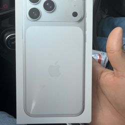 iPhone 17 Pro Max Brand New Sealed 512 GB Silver 