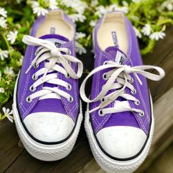 CONVERSE SALE-UNISEX SNEAKER BRAND  NEW!