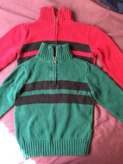 Boys green sweater great for pictures size 5