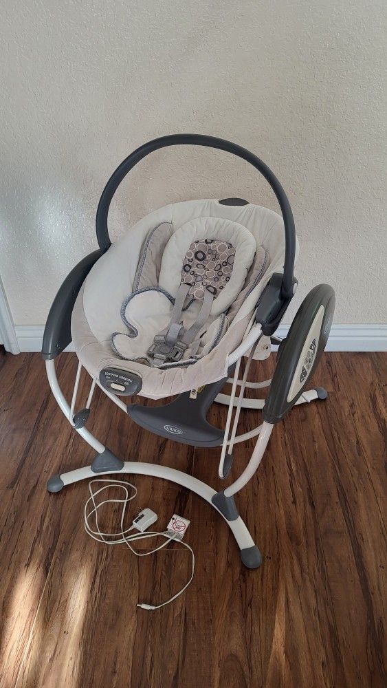 Graco Glider Elite Gliding Swing, Like New  ( Price Firm!)