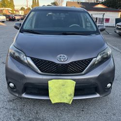 2014 Toyota Sienna