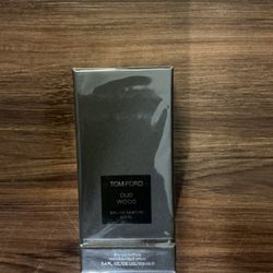 Tom Ford Oud Wood Perfume
