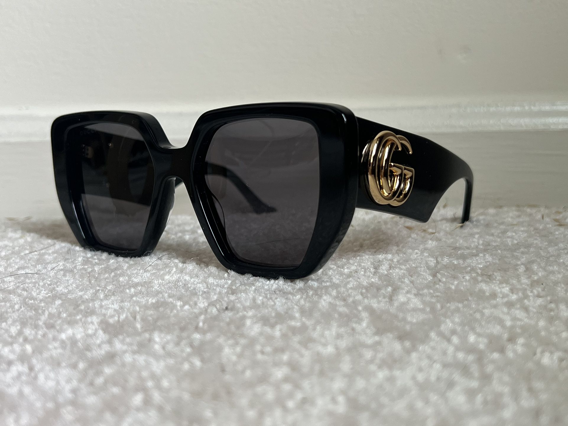 Gucci Women's Grey Sunglasses, GG0956S