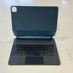 Apple Magic Keyboard 12.9” 