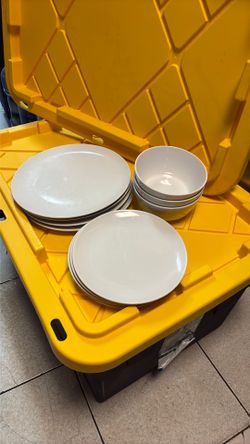 White IKEA dishes… Four 10 1/2” dinner plates, Four 8” salad plate and Three 6” bowls