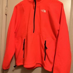 The North Face Men's Attitude 1/4 Zip Fleece Pullover Brilliant Coral - US M