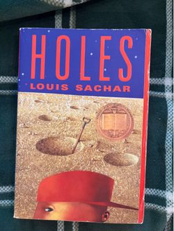 HOLES - Louis Sachar