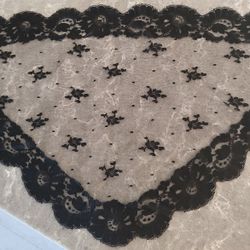 Black lace hair scarf in 40 x 25 triangle 