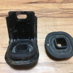 Chevy Impala Radiator, Fan Upper Bracket, Mount