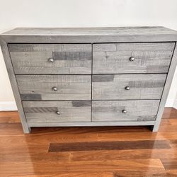 Bedroom Furniture Set