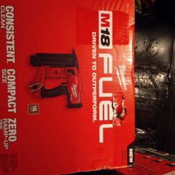 Milwaukee M18 Fuel Brad Nailer