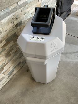 Emplast Commercial Floor Base Aluminium Can Crusher