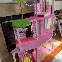 Doll’s House FREE