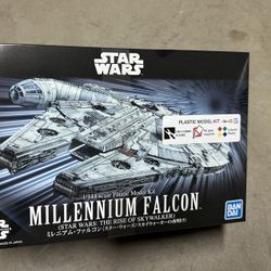 Millenium Falcon Ban Dai 1/144 Modeling Kit