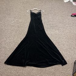 Women’s Black Velvet Evening Gown 