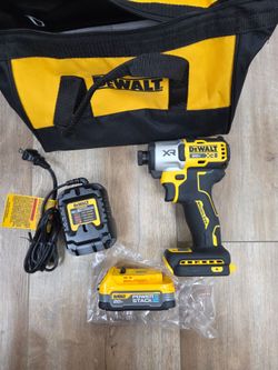 NEW DeWalt 20V XR 3-Speed Brushless Impact Driver Kit With Bag