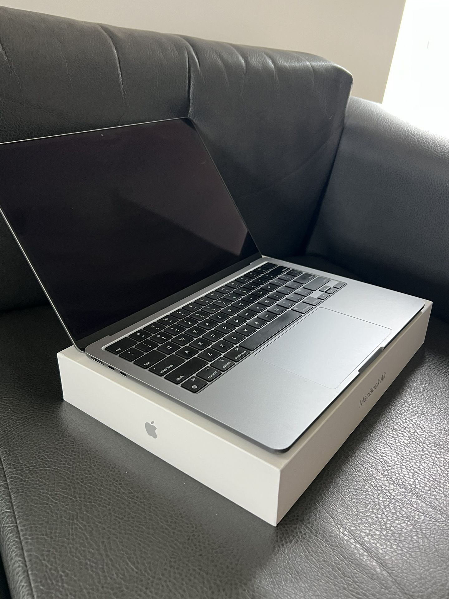 2022 Macbook Air M2 + Apple Care