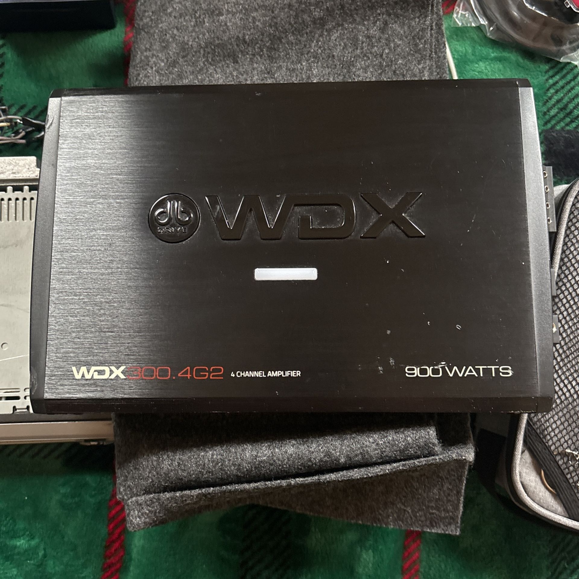 WDX 900 X 4 Channel AMP db Drive