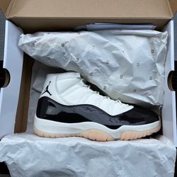 Air Jordan 11 Retro Neapolitan  AR0715-101 Women's SZ 11  SZ 9.5 Men Fast shipp