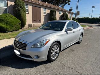 2013 Infiniti M37