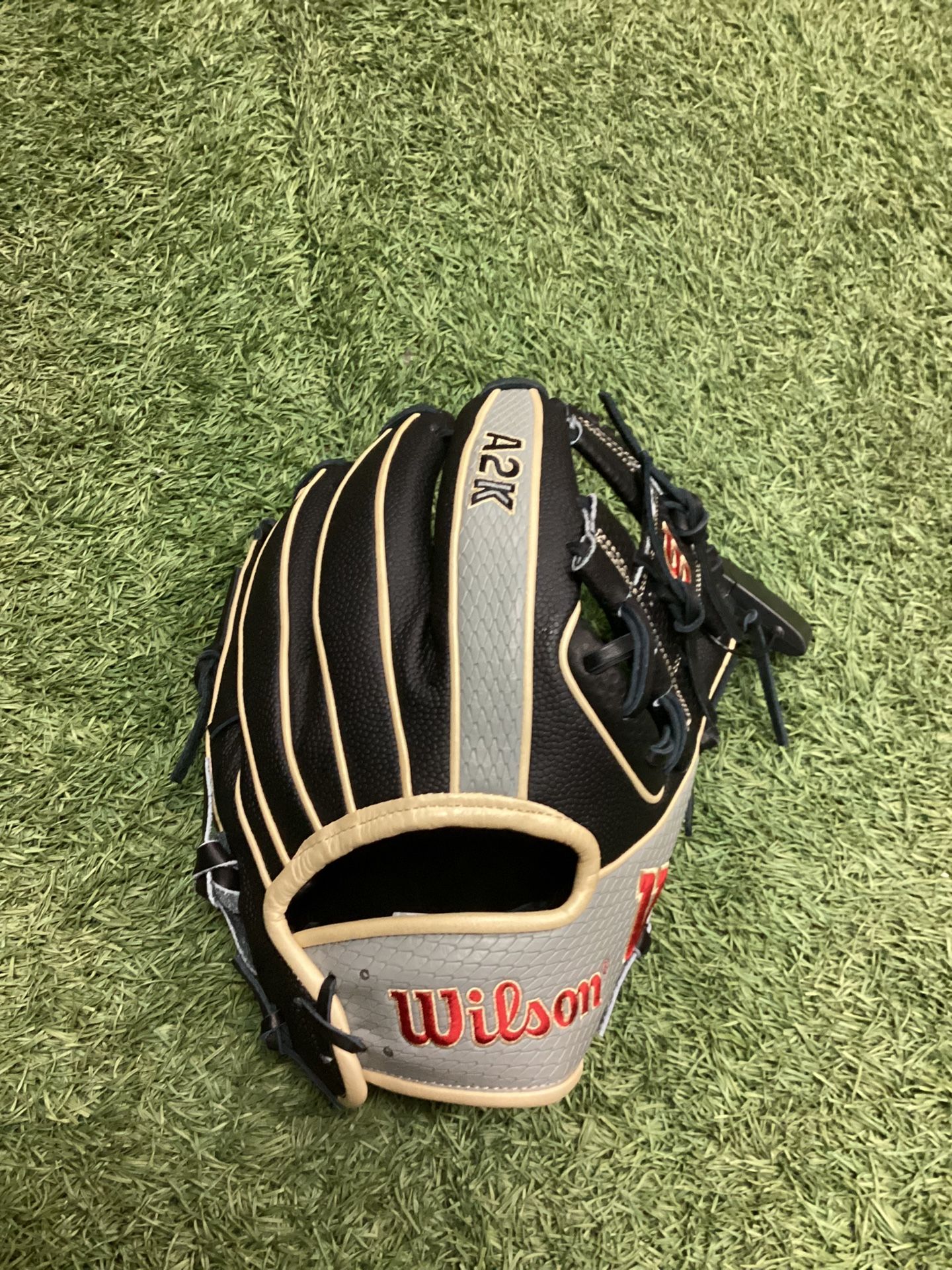 New Wilson A2K SC1786SS 11.5” Infield Glove