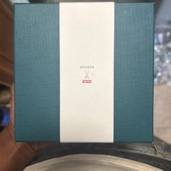 SUPREME WU TANG ASHTRAY