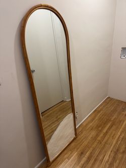 Free mirror