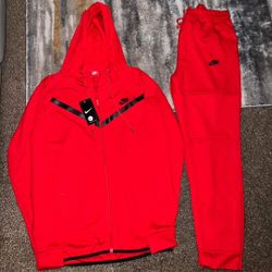 Red Men Size Large Nike Sweatsuit 