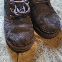 Womans Uggs Sz 7