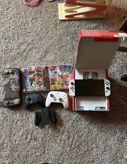 🔥🔥Great Condition OLED 512GB - White + Pro Controller + Games + Carrying Case! 🔥🔥