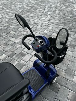 Scooter Electric - 4 Wheels Mobility brand new with extra accessories