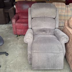 FREE RECLINERS 