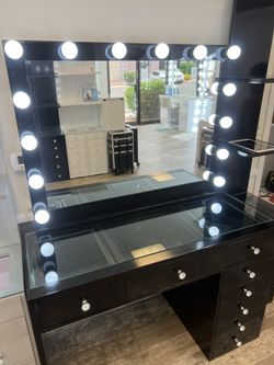 8-Drawer Makeup Vanity Table