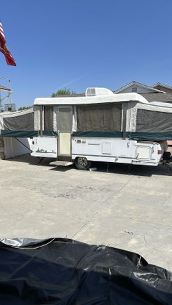 Pop up camper trailer