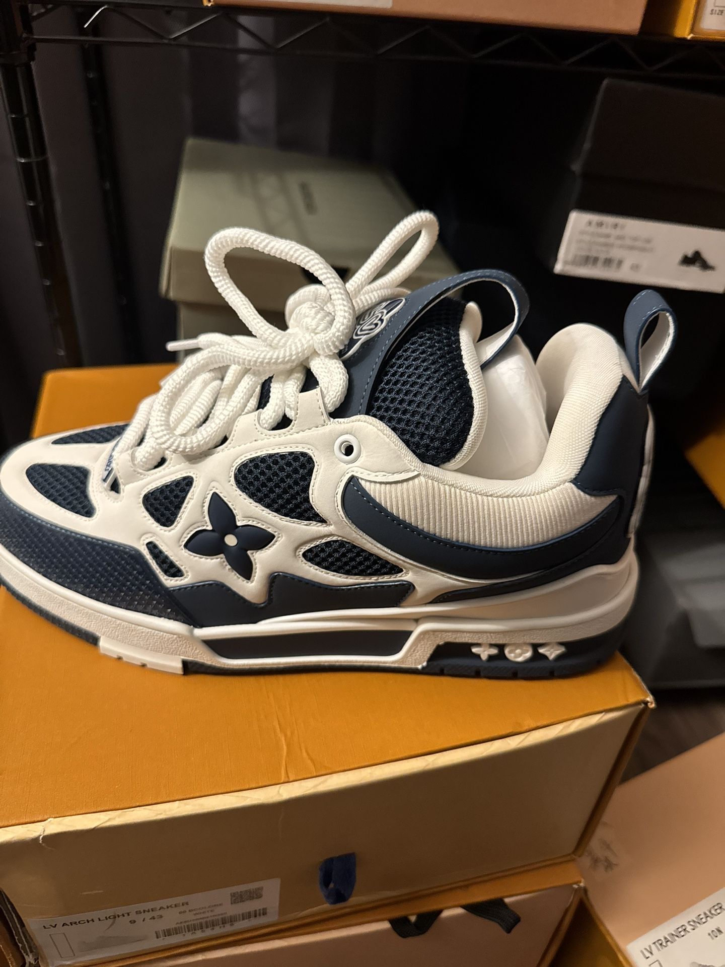LV SKATE size 44 & 42
