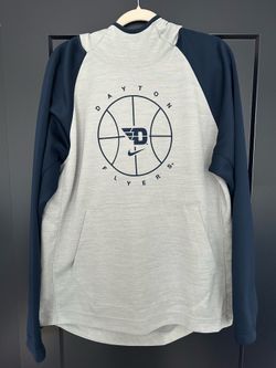 University Of Dayton Flyers Men’s Large Basketball Sweatshirt
