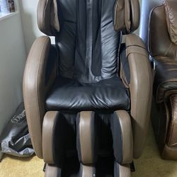 Kahuna Full-Body Zero Gravity Massage Chair Recliner