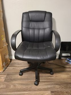 Solid Super Comfortable Black Leather Chair