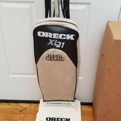 NEW cond  ORECK COMMERCIAL 2SPEED VACUUM WITH  AMAZING POWER SUCTION. , WORKS EXCELLENT  , IN THE BOX 