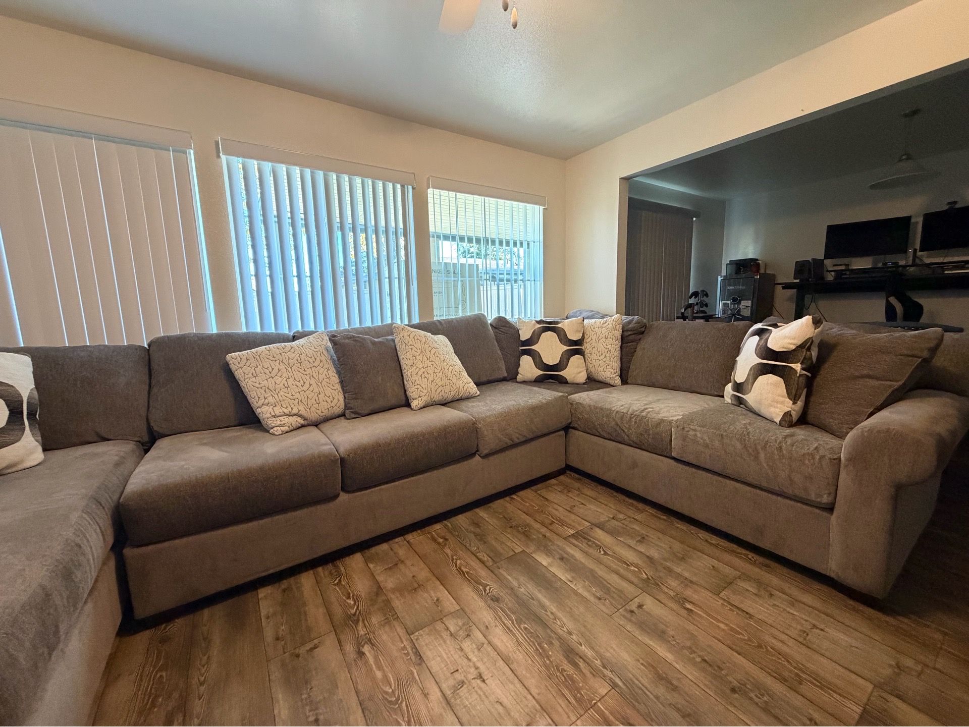 Jerome’s Furniture Alpine Gray 3pc Sectional