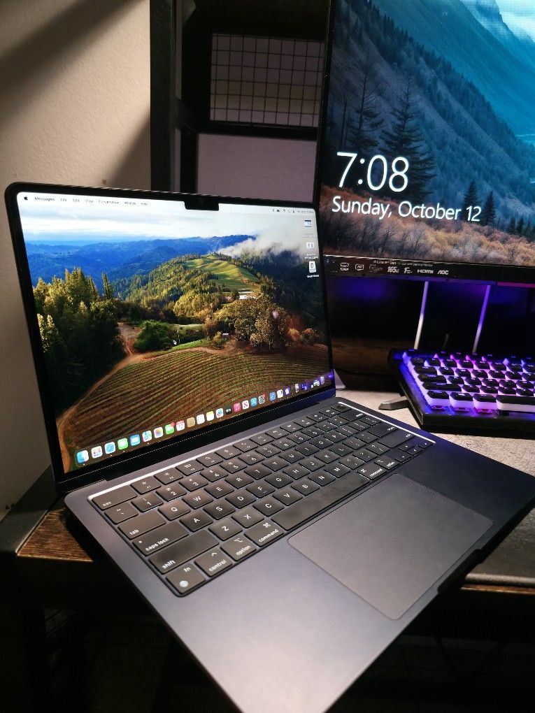 2022 MacBook Air 13 Inch M2 