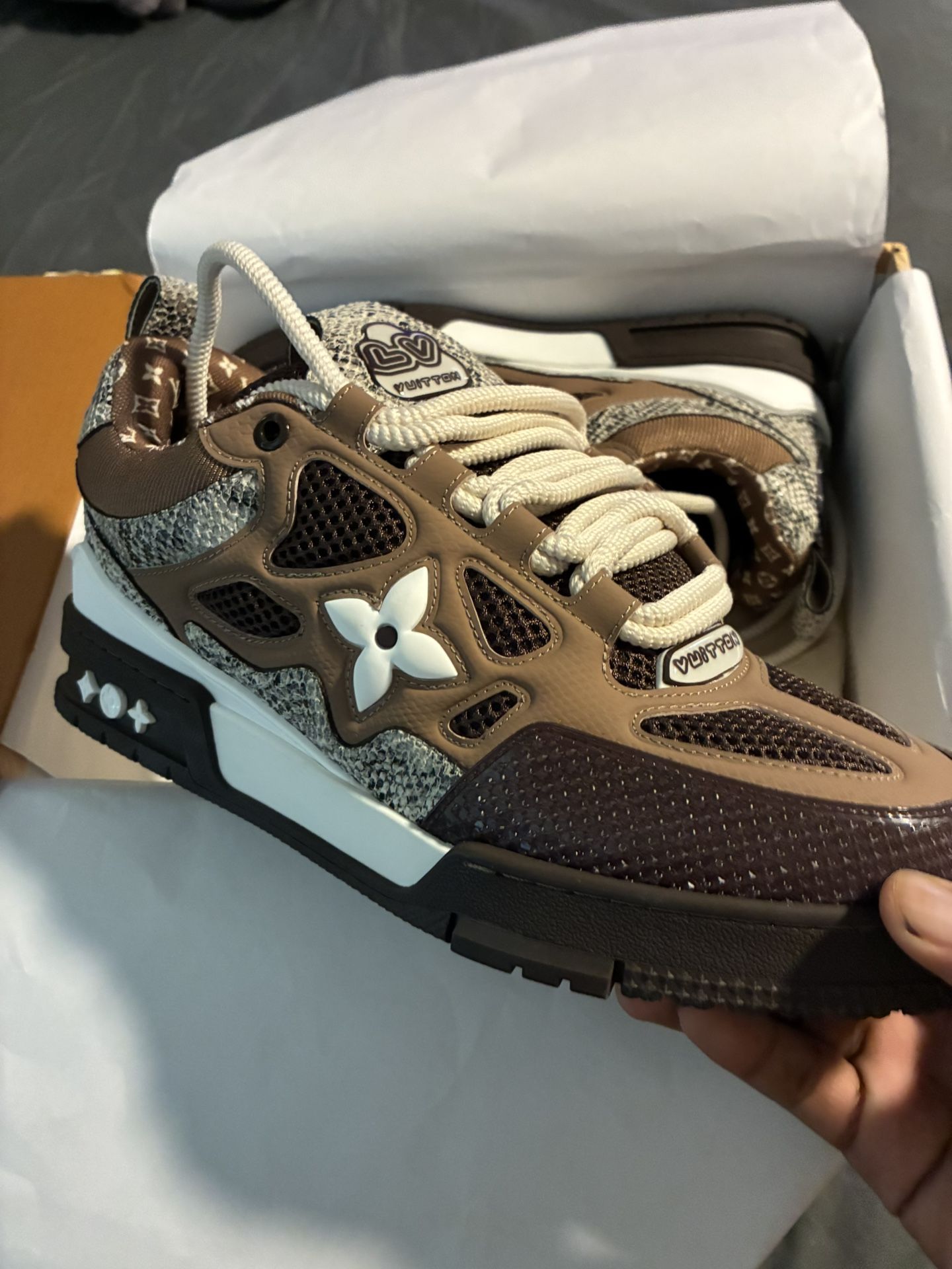 Louis Vuitton Skate Brown Size 9