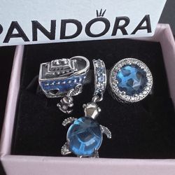Pandora Gift Set w/3 Charms 