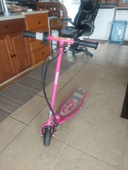 RAZOR E100 ELECTRIC SCOOTER