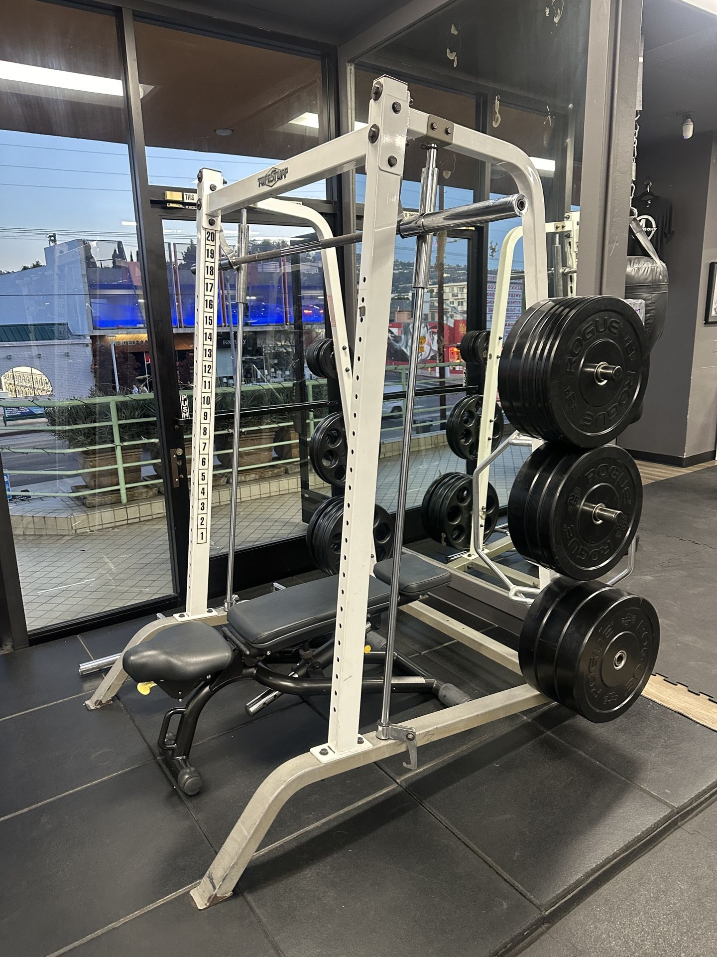 Smith machine / Squat Rack