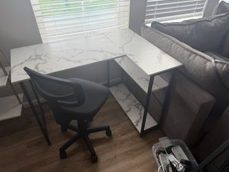 Desk With Chair