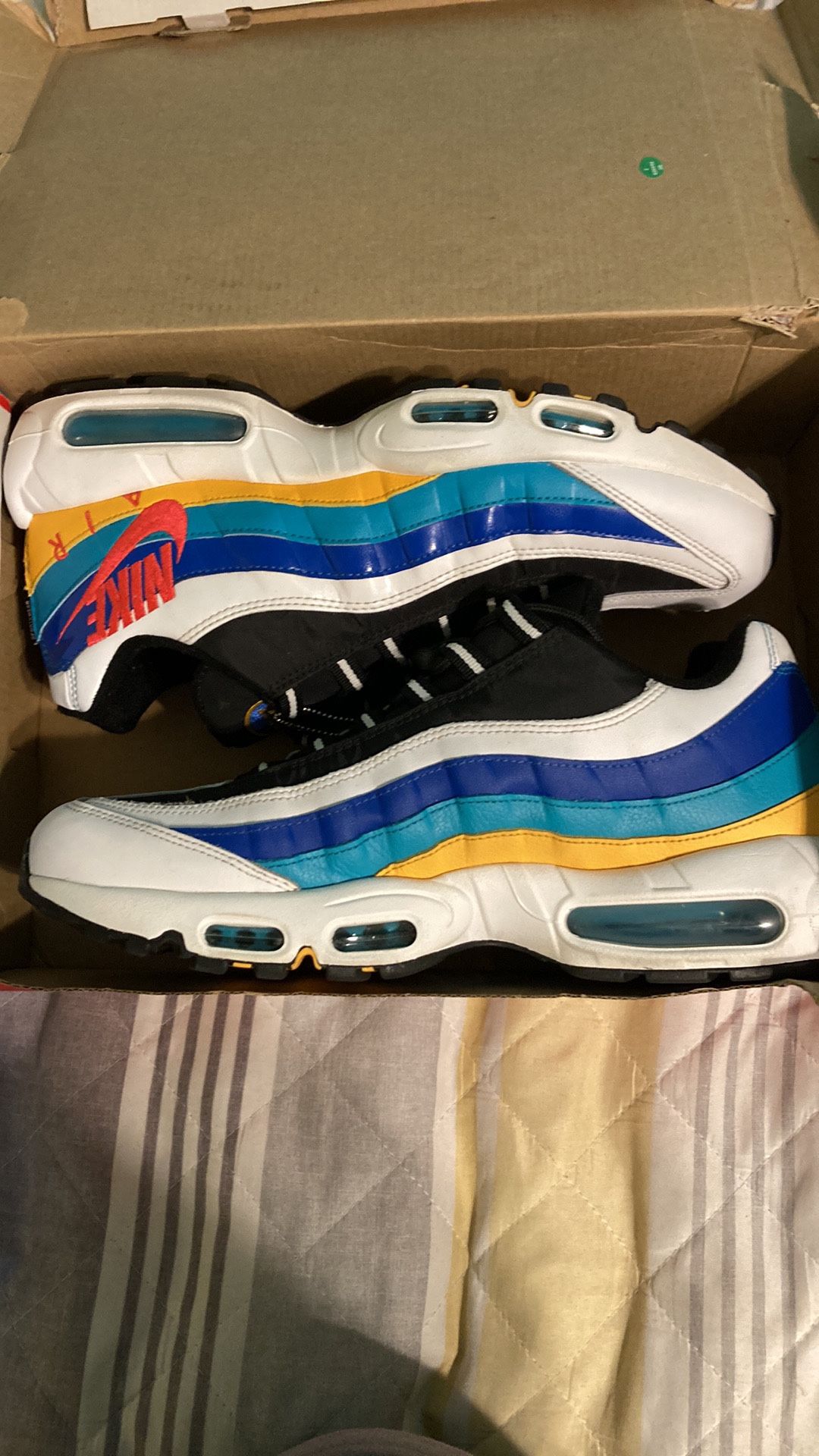 airmax 95 windbreaker size 11!!
