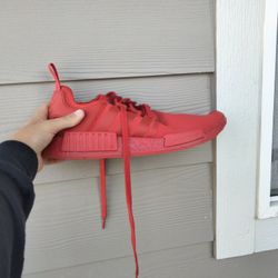 Triple Red Nmds