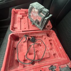 MILWAUKEE  Rechargeable Green Cross Line Laser
